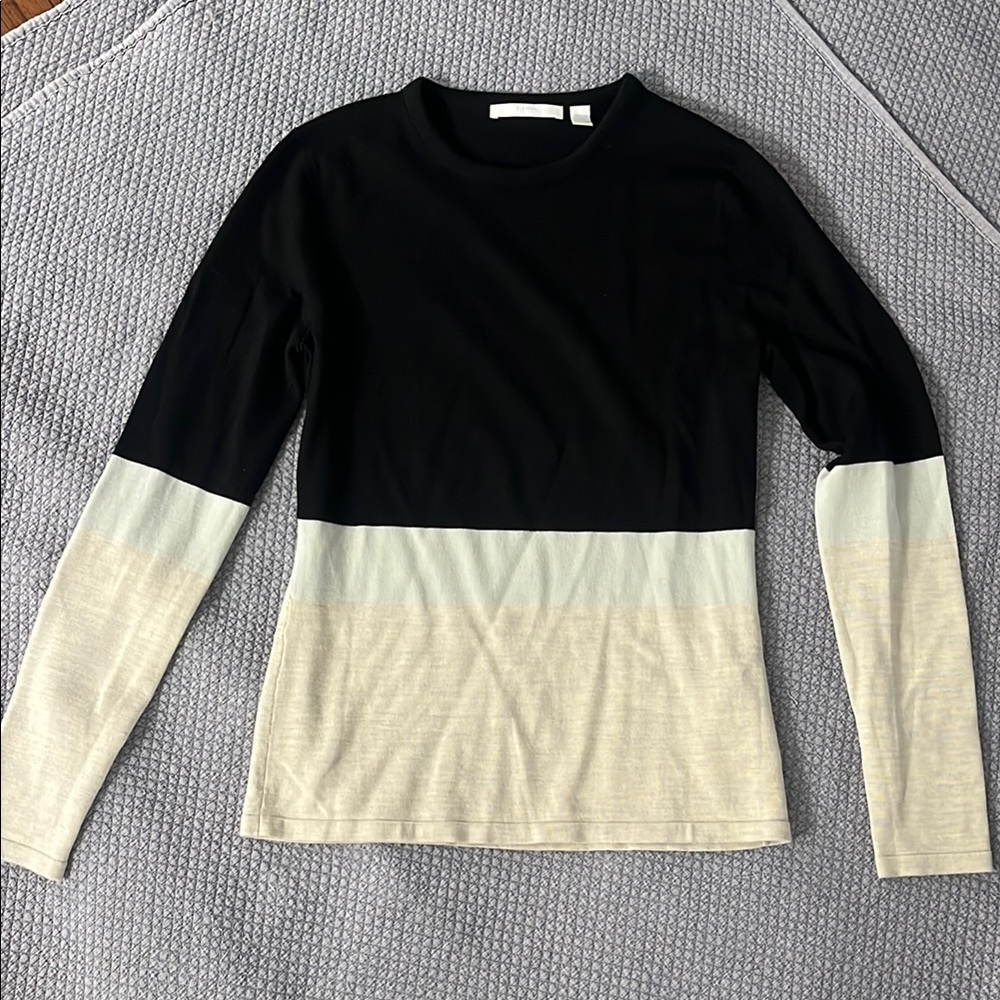 BOSS 100% virgin wool Knit long sleeved two tone sweater Medium